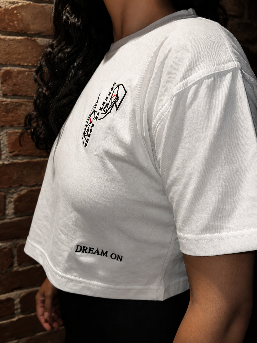 DREAM ON – Women's Cropped T-Shirt